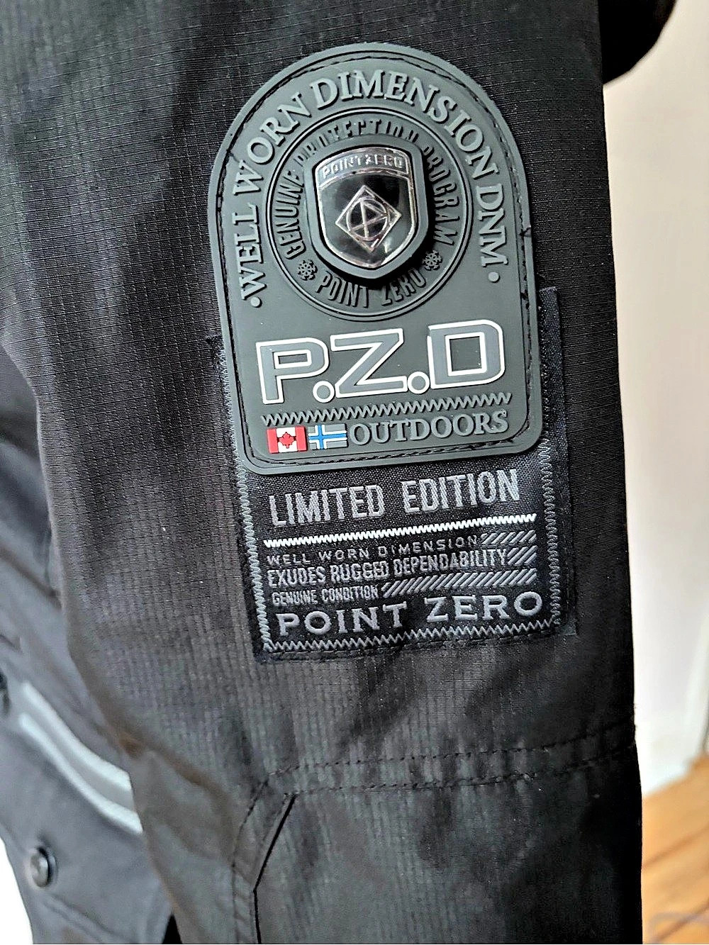 Point Zero PZ.D Youth Black Hooded Performance Jacket Like New Size M - Picture 10 of 10